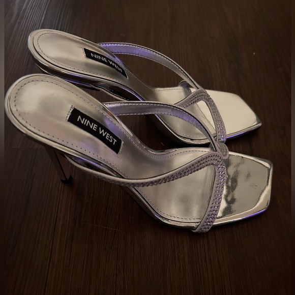 Women's Nine West Heels - Picture 2 of 6